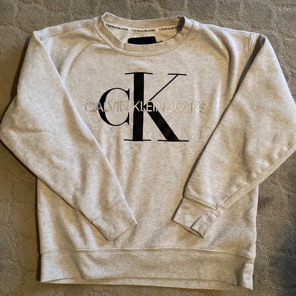 Sweatshirt